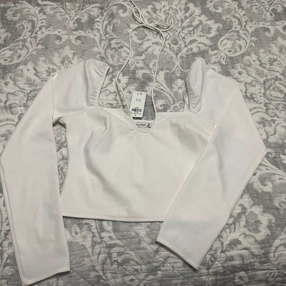 NWT Crop Neck Tie Top
